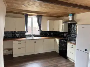 64 Shackleton CrescentImage 7