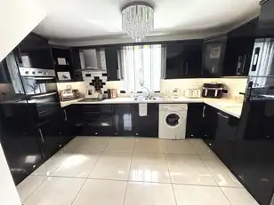 33 Shackleton CrescentImage 4