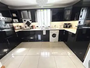 33 Shackleton CrescentImage 5