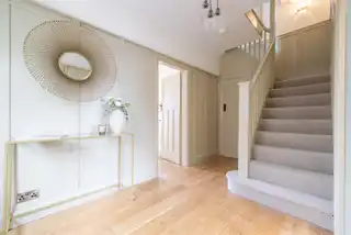 8 Ravensdene CrescentImage 3