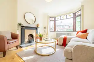 8 Ravensdene CrescentImage 4