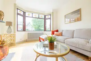 8 Ravensdene CrescentImage 5