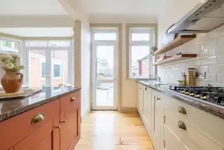8 Ravensdene CrescentImage 10