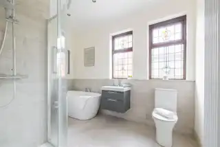8 Ravensdene CrescentImage 22