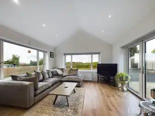 82A Manse RoadImage 8