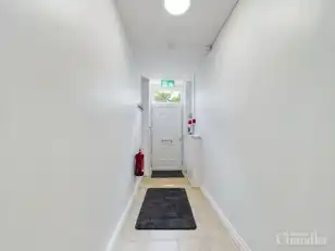 Apt 3 90 University AvenueImage 3