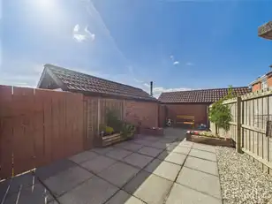 16 Glendale Avenue SouthImage 17