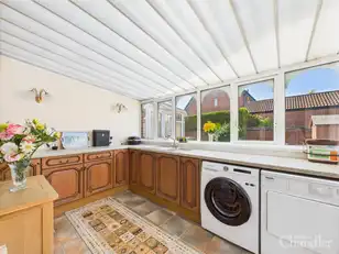 13 Finsbury CrescentImage 12