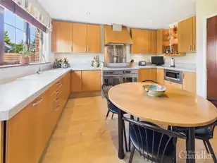 13 Finsbury CrescentImage 11