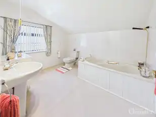 13 Finsbury CrescentImage 17