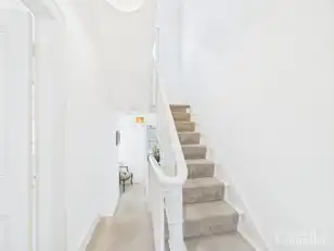 62 Ravenhill AvenueImage 17