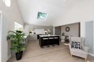 3 Breda CrescentImage 9