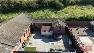 17 Hollybush GardensImage 6