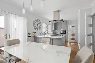 14 Grove HeightsImage 16