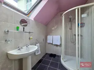 12 Brackens DaleImage 37