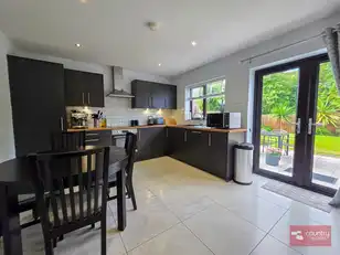 16 Chantry GardensImage 17