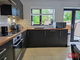 16 Chantry GardensImage 19