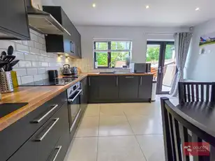 16 Chantry GardensImage 22
