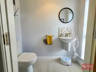 16 Chantry GardensImage 8