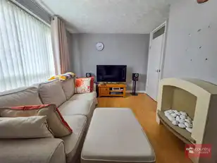 15B Glenville ParkImage 9