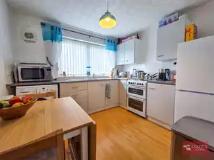 15B Glenville ParkImage 10