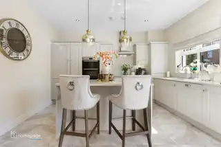1 Boyle AvenueImage 16