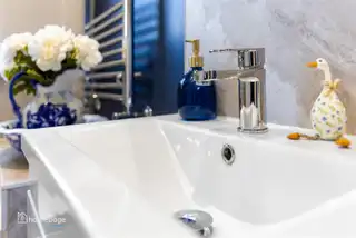 1 Boyle AvenueImage 35