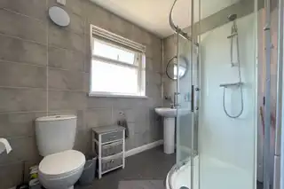 15 Rossdowney DriveImage 13