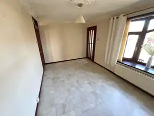 1 Agnes CloseImage 3