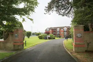 Image 1 for 2 Lyndhurst Court