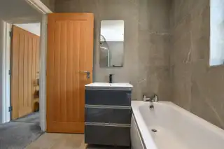 12 Blackrock AvenueImage 34