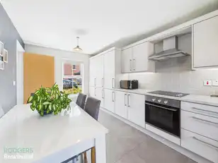 7 Broadway LinkImage 6