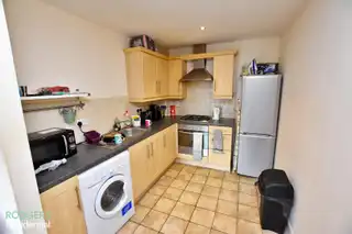 Apt 11 Elm CourtImage 5