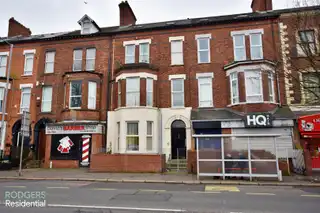 Apt 3, 230 Antrim RoadImage 2