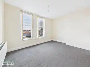 Apt 3, 230 Antrim RoadImage 3