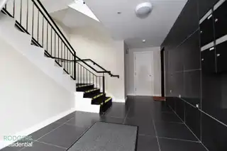 Apt 2, 84 Kinross AvenueImage 2