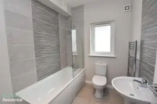 Apt 4, 6 Loughan HallImage 10