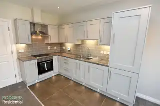 Apt 4, 6 Loughan HallImage 6
