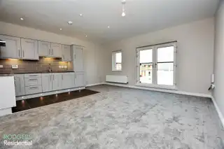 Apt 4, 6 Loughan HallImage 3