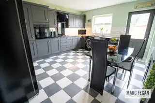 15 Bann CloseImage 4