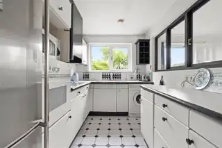 4 Regent CourtImage 8