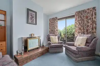7 The HamptonsImage 3