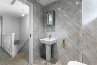 10 Woodside GardensImage 11