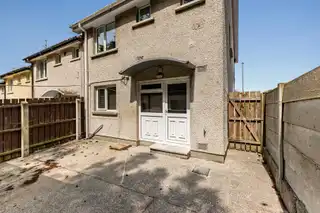 10 Woodside GardensImage 13