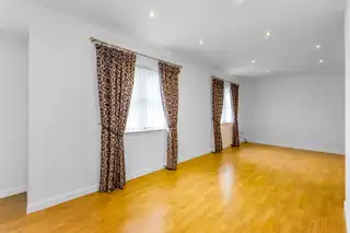 15 Woodrow GardensImage 3