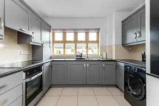 15 Woodrow GardensImage 4