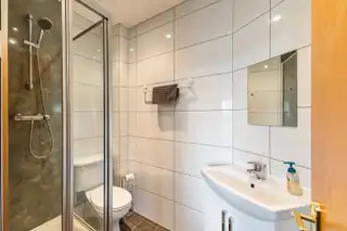 15 Woodrow GardensImage 8