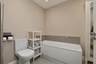 8 Hansons Hall LaneImage 32