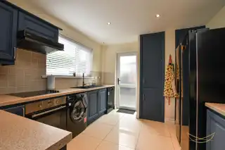 4 Fairview ParadeImage 13