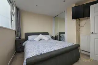4 Fairview ParadeImage 24